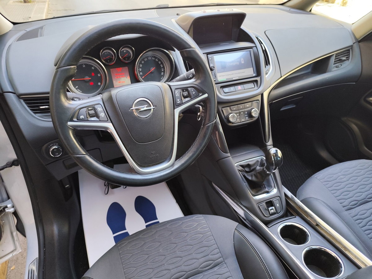 Opel Zafira Tourer 2.0 CDTi 130CV Cosmo (14)