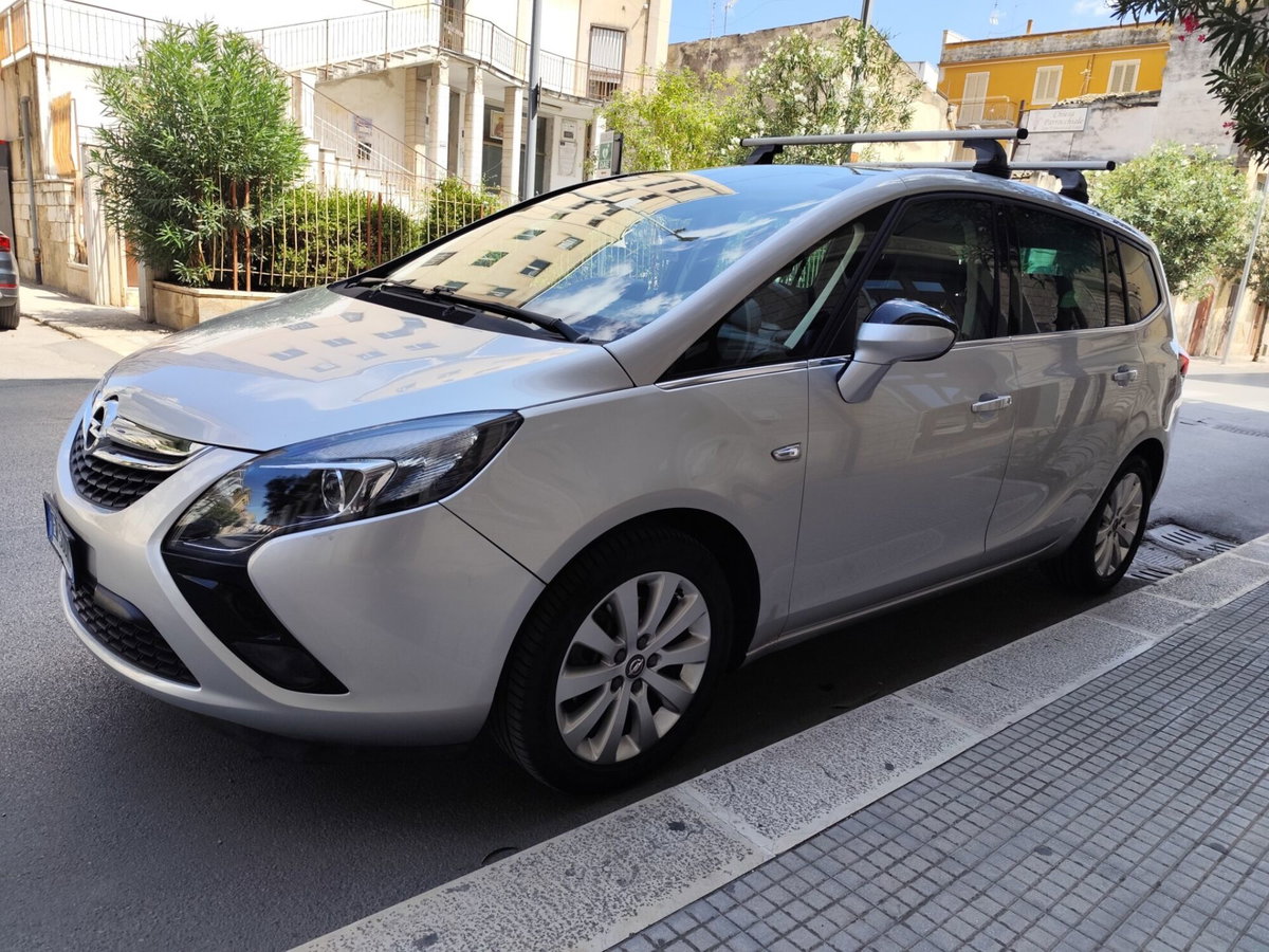 Opel Zafira Tourer 2.0 CDTi 130CV Cosmo (4)