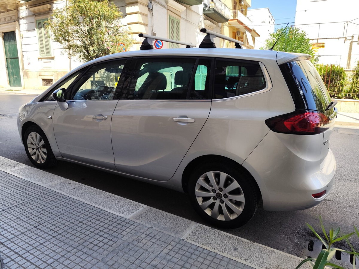 Opel Zafira Tourer 2.0 CDTi 130CV Cosmo (5)