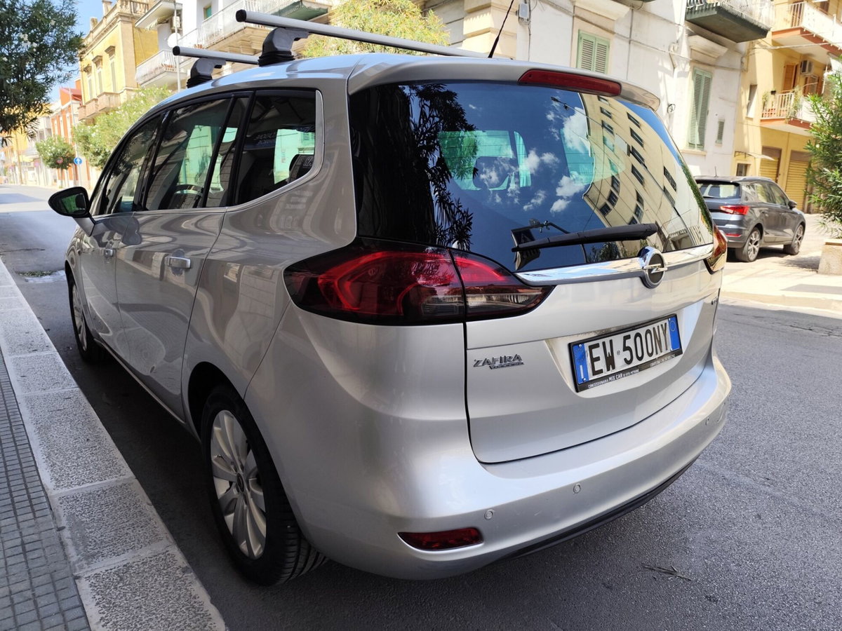 Opel Zafira Tourer 2.0 CDTi 130CV Cosmo (6)