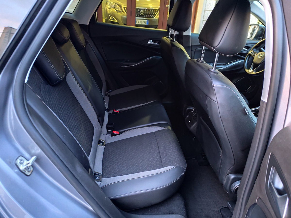 Opel Grandland X 1.5 diesel Ecotec Start&Stop Elegance (16)