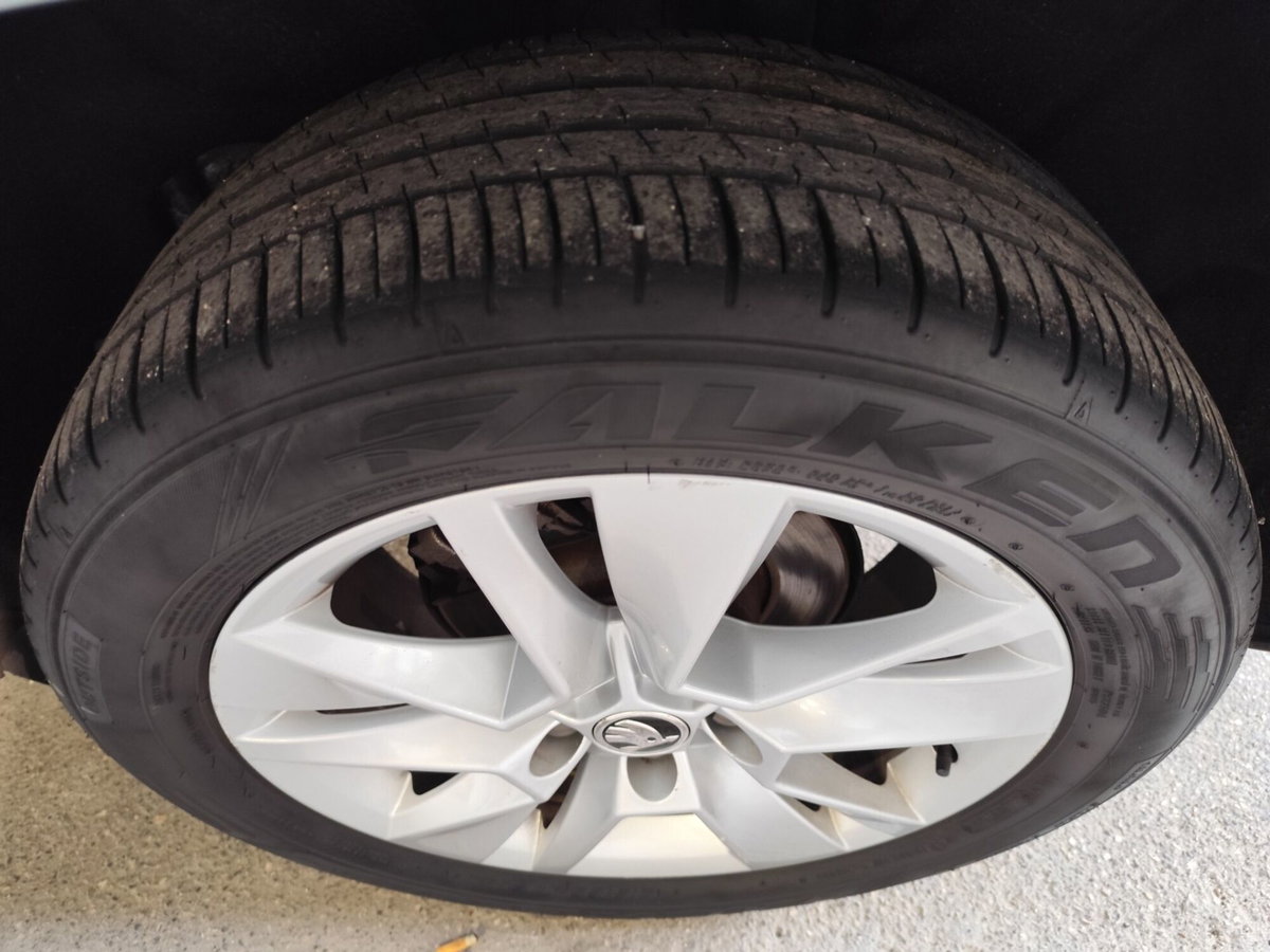 Skoda Karoq 1.6 TDI SCR DSG Scout (20)