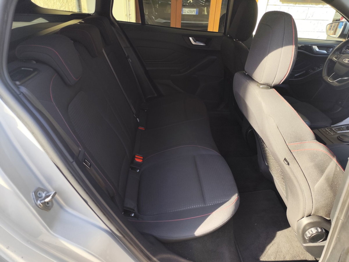 Ford Focus Station Wagon 1.5 EcoBlue 120 CV automatico SW ST-Line (19)
