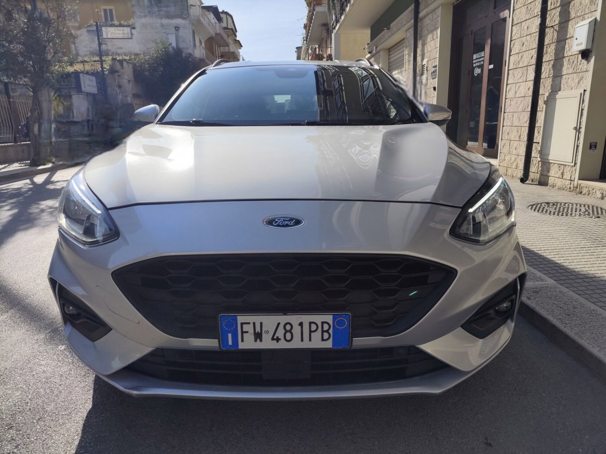Ford Focus Station Wagon 1.5 EcoBlue 120 CV automatico SW ST-Line (2)
