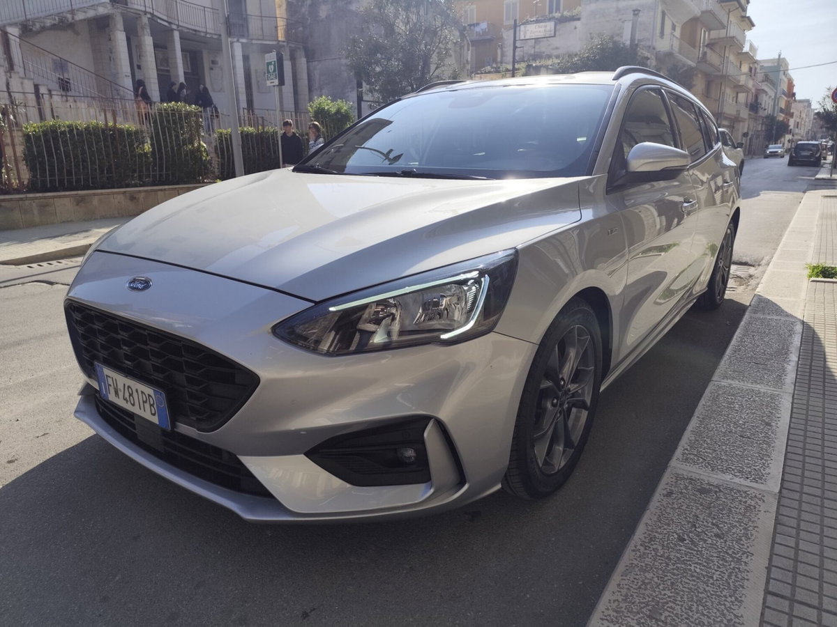 Ford Focus Station Wagon 1.5 EcoBlue 120 CV automatico SW ST-Line (3)