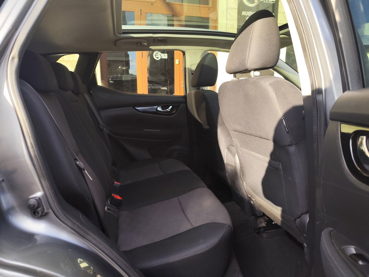Nissan Qashqai 1.5 dCi N-Connecta (16)