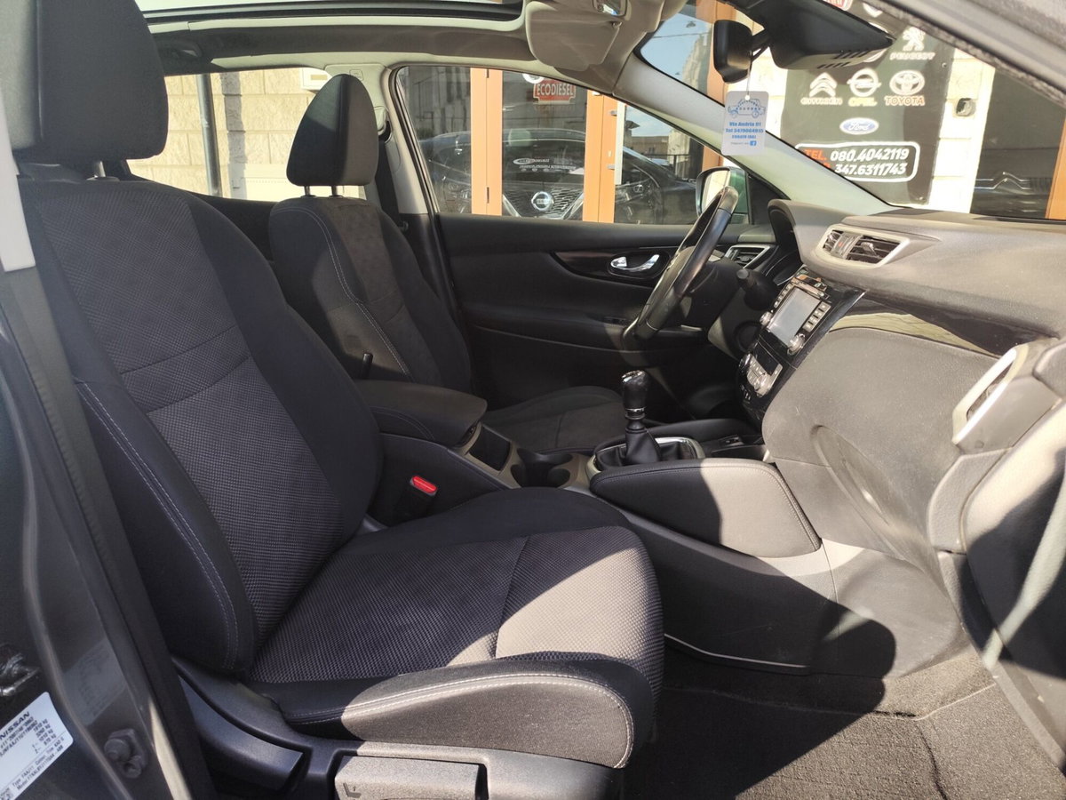 Nissan Qashqai 1.5 dCi N-Connecta (17)