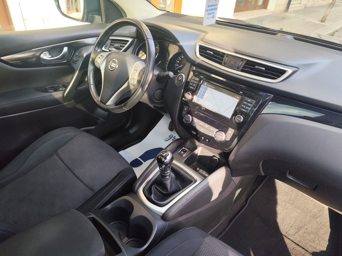 Nissan Qashqai 1.5 dCi N-Connecta (19)