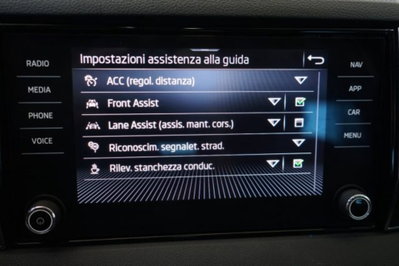 Skoda Karoq 2.0 TDI EVO SCR 115 CV DSG Style (10)