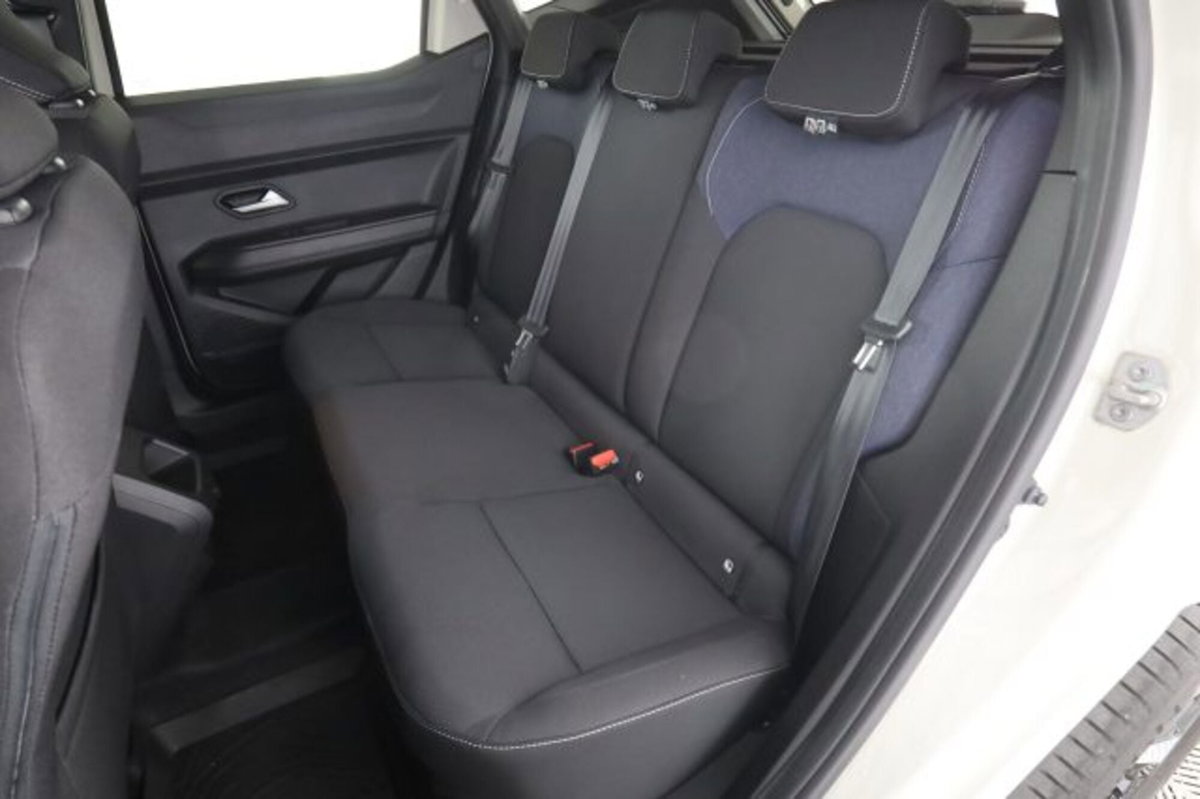 Dacia Duster 1.6 hybrid Journey 140cv (3)