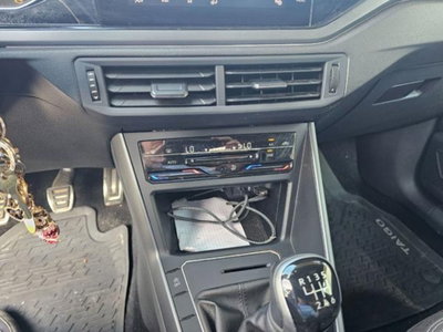 Volkswagen Taigo 1.0 TSI 110 CV DSG R-Line (16)