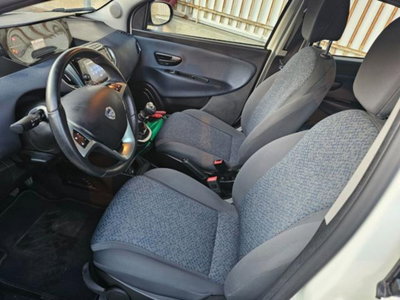 Lancia Ypsilon 1.0 FireFly 5 porte S&S Hybrid Ecochic Gold (15)