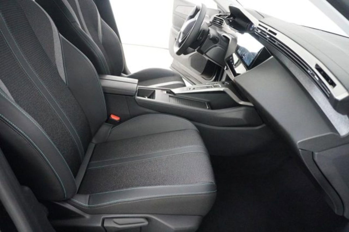 Peugeot 408 1.2 hybrid Allure 136cv e-dsc6 (10)