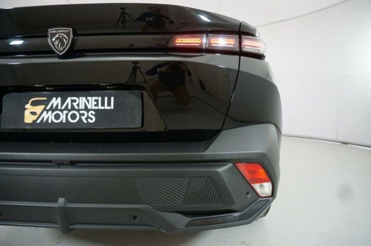 Peugeot 408 1.2 hybrid Allure 136cv e-dsc6 (18)