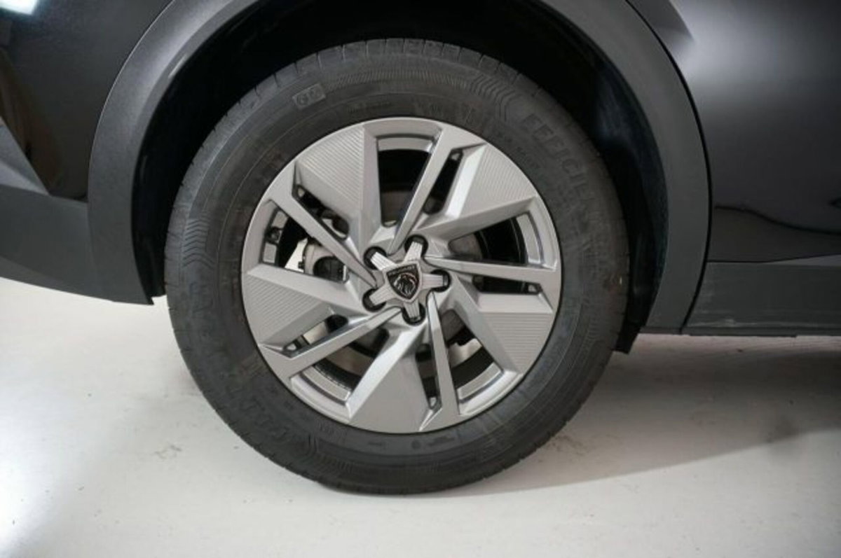 Peugeot 408 1.2 hybrid Allure 136cv e-dsc6 (6)