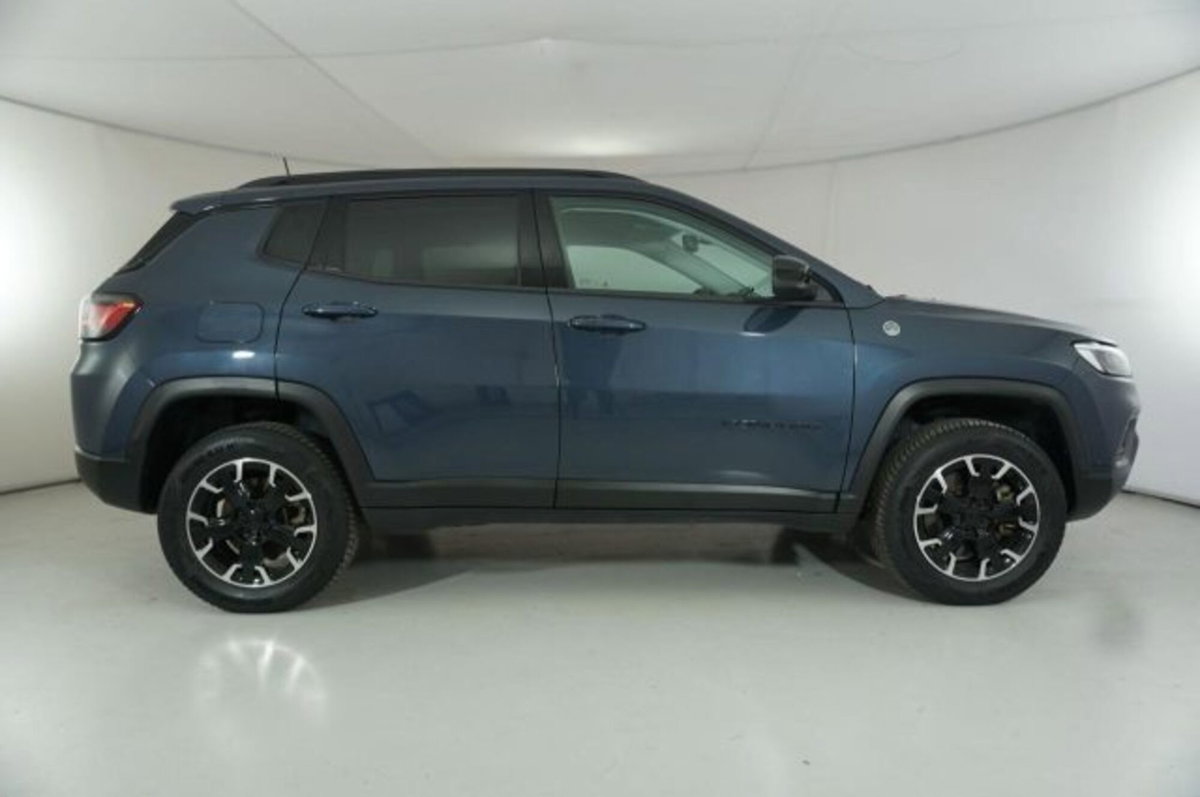 Jeep Compass 1.3 T4 240CV PHEV AT6 4xe Trailhawk (4)