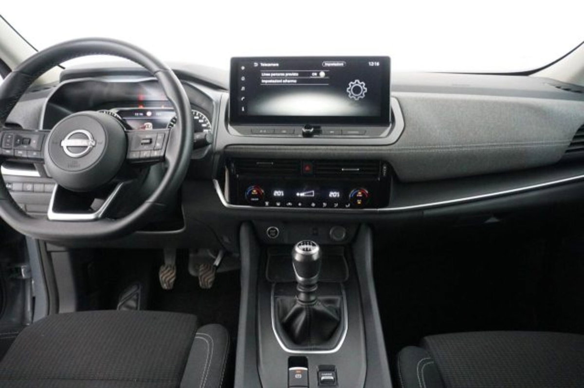 Nissan Qashqai 1.3 mhev Acenta 2wd 140cv (9)