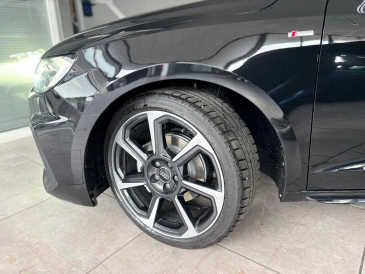 Audi A1 Sportback 30 1.0 tfsi S Line Edition 116cv s-tronic (11)