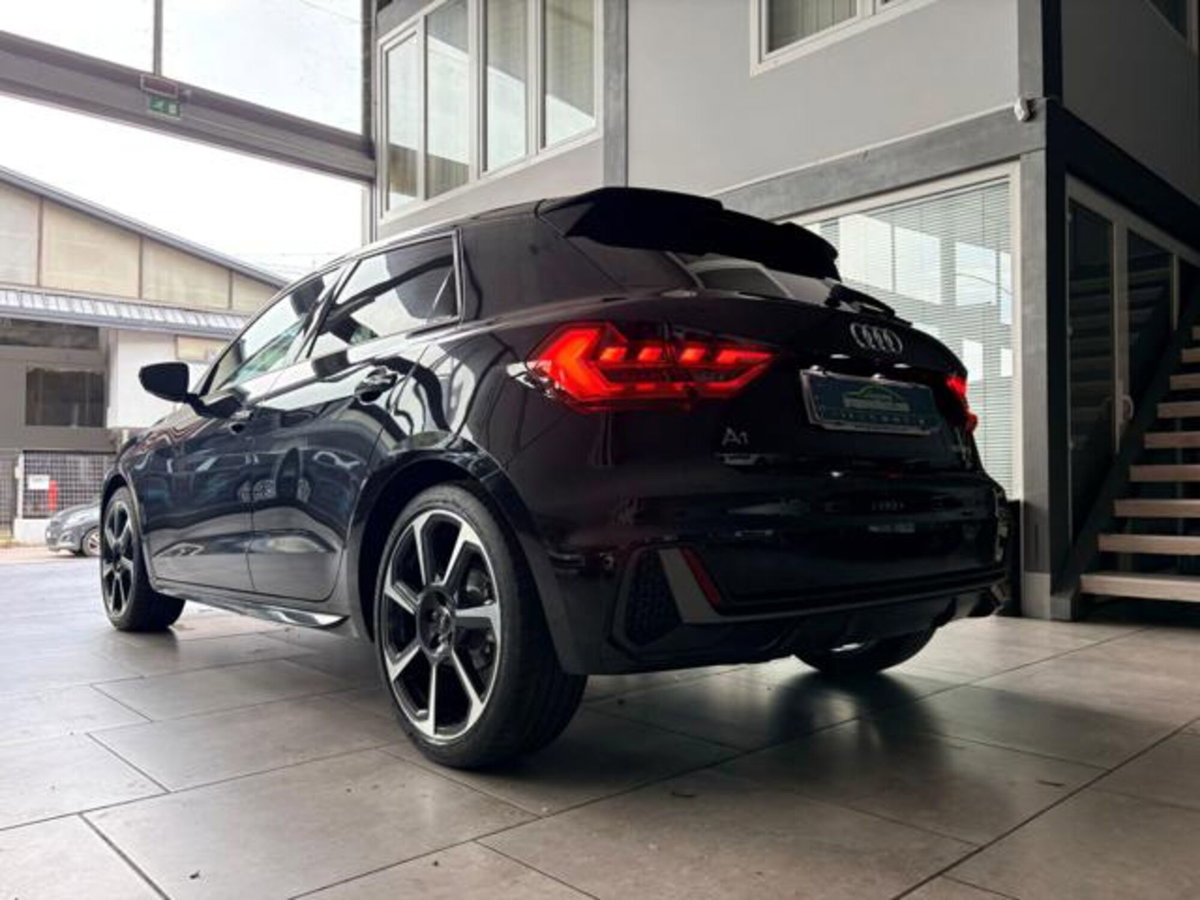 Audi A1 Sportback 30 1.0 tfsi S Line Edition 116cv s-tronic (8)