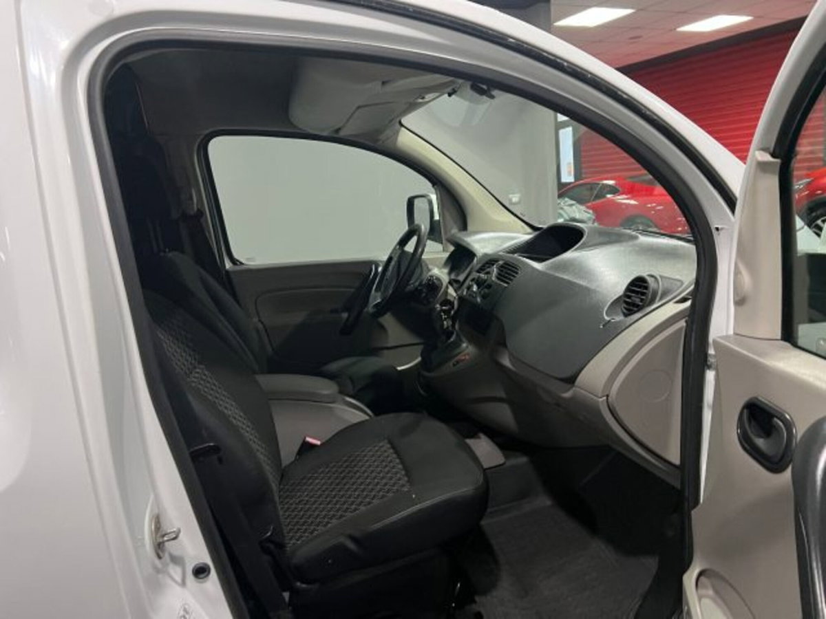 Renault Kangoo 1.5 dCi 75CV F.AP. S&S 3p. Express Compact Energy (9)