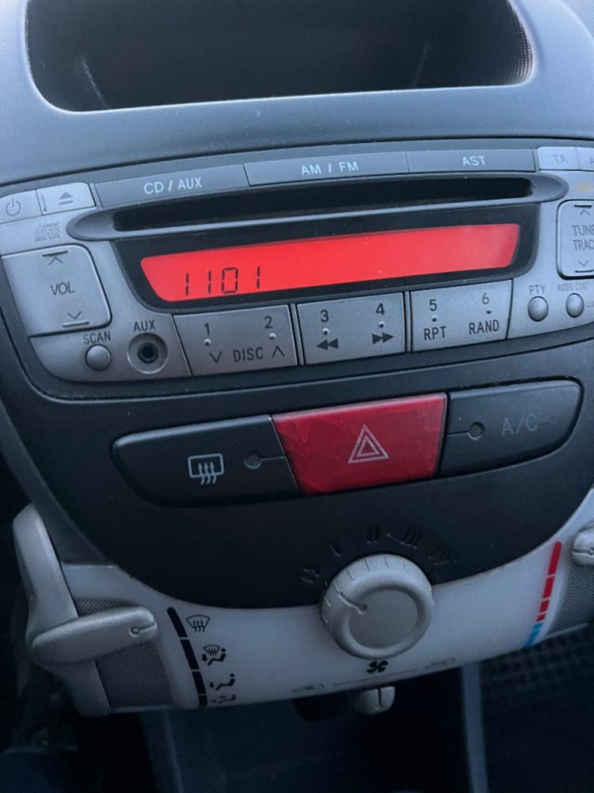 Peugeot 107 68CV 3p. Desir (6)