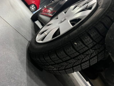 Peugeot 107 68CV 3p. Desir (8)