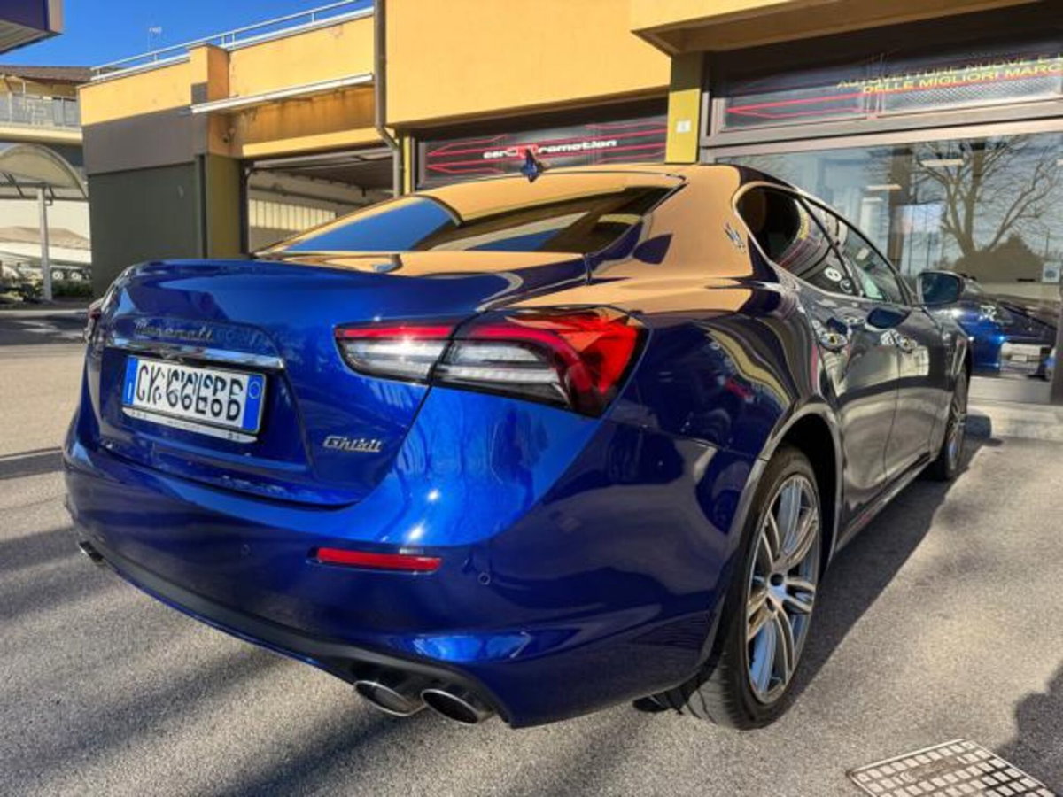 Maserati Ghibli Ghibli MHEV 330 CV GT (7)