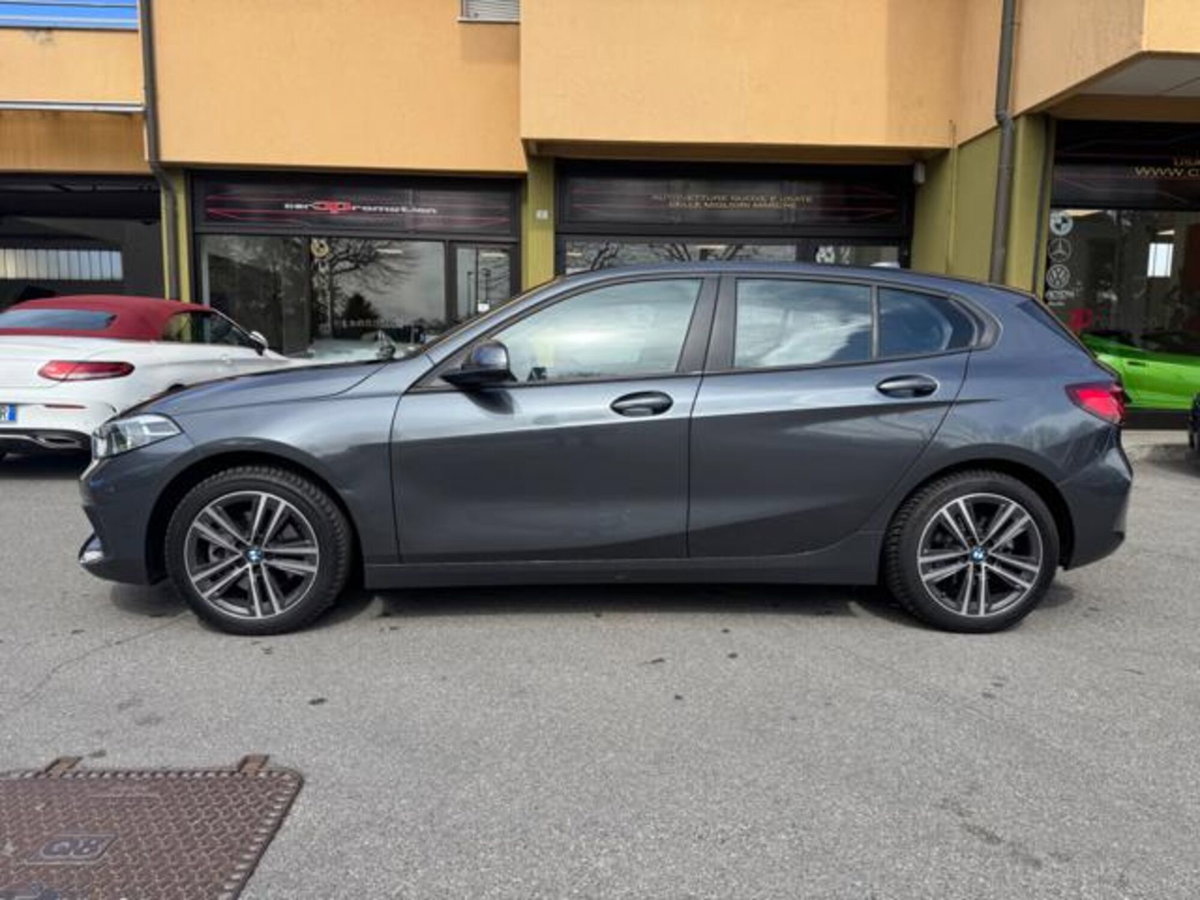 BMW Serie 1 116d 2.0 116CV cat 5 porte Attiva DPF (5)