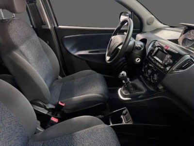 Lancia Ypsilon 1.0 FireFly 5 porte S&S Hybrid Gold Plus (2)