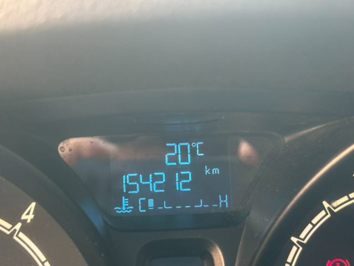 Ford Fiesta 1.5 TDCi 75CV 3 porte Titanium (11)