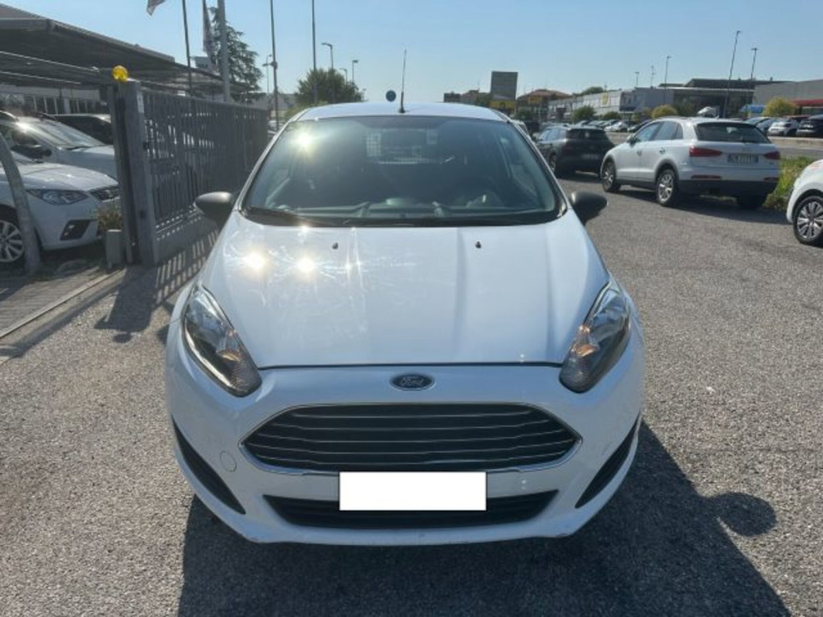 Ford Fiesta 1.5 TDCi 75CV 3 porte Titanium (2)
