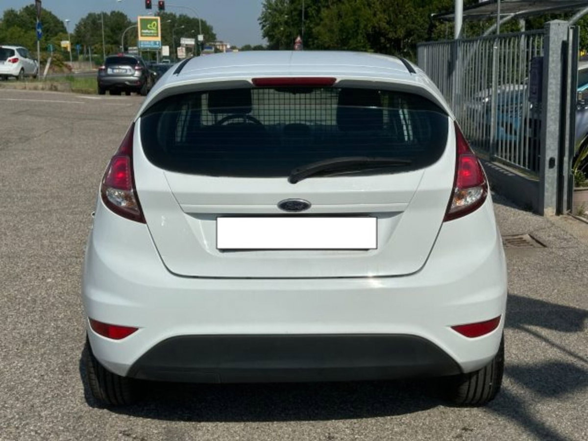 Ford Fiesta 1.5 TDCi 75CV 3 porte Titanium (4)
