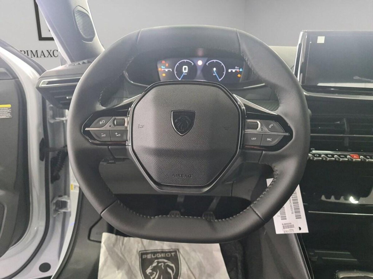Peugeot 2008 1.2 puretech Allure s&s 100cv (10)