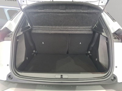 Peugeot 2008 1.2 puretech Allure s&s 100cv (14)