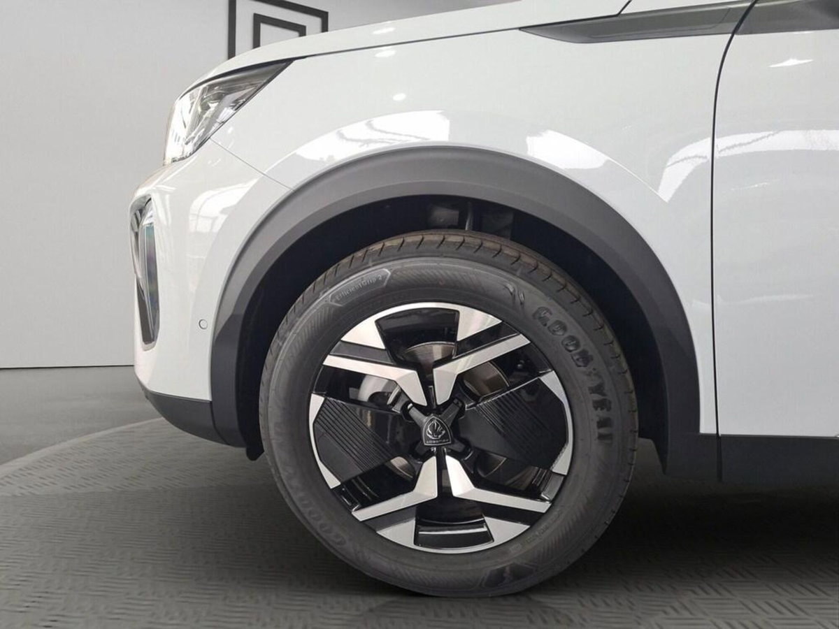 Peugeot 2008 1.2 puretech Allure s&s 100cv (9)