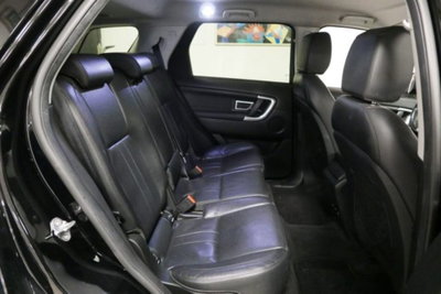 Land Rover Discovery Sport 2.0 TD4 180 CV HSE (9)