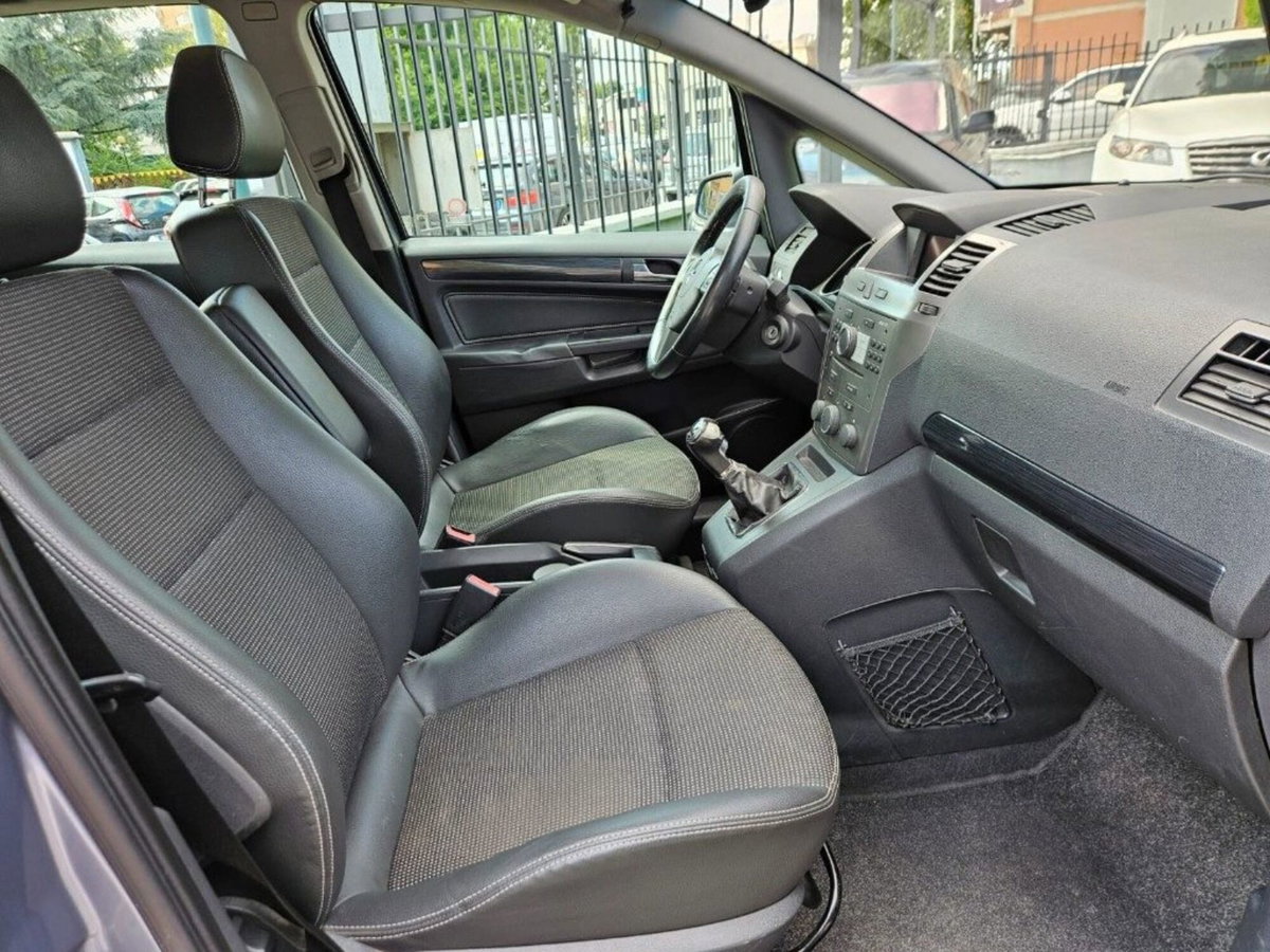 Opel Zafira 1.9 CDTI 120CV Cosmo (10)