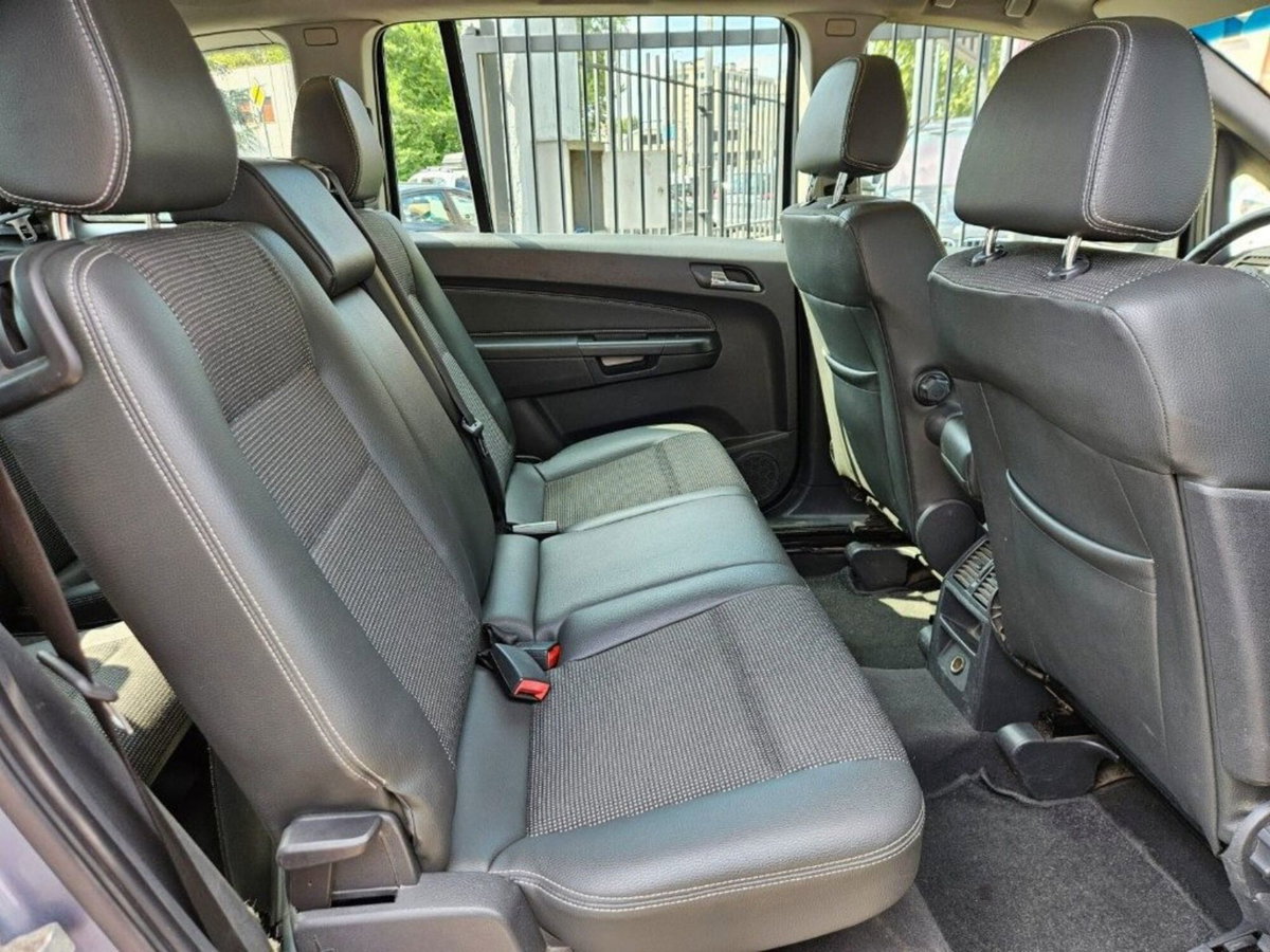 Opel Zafira 1.9 CDTI 120CV Cosmo (11)