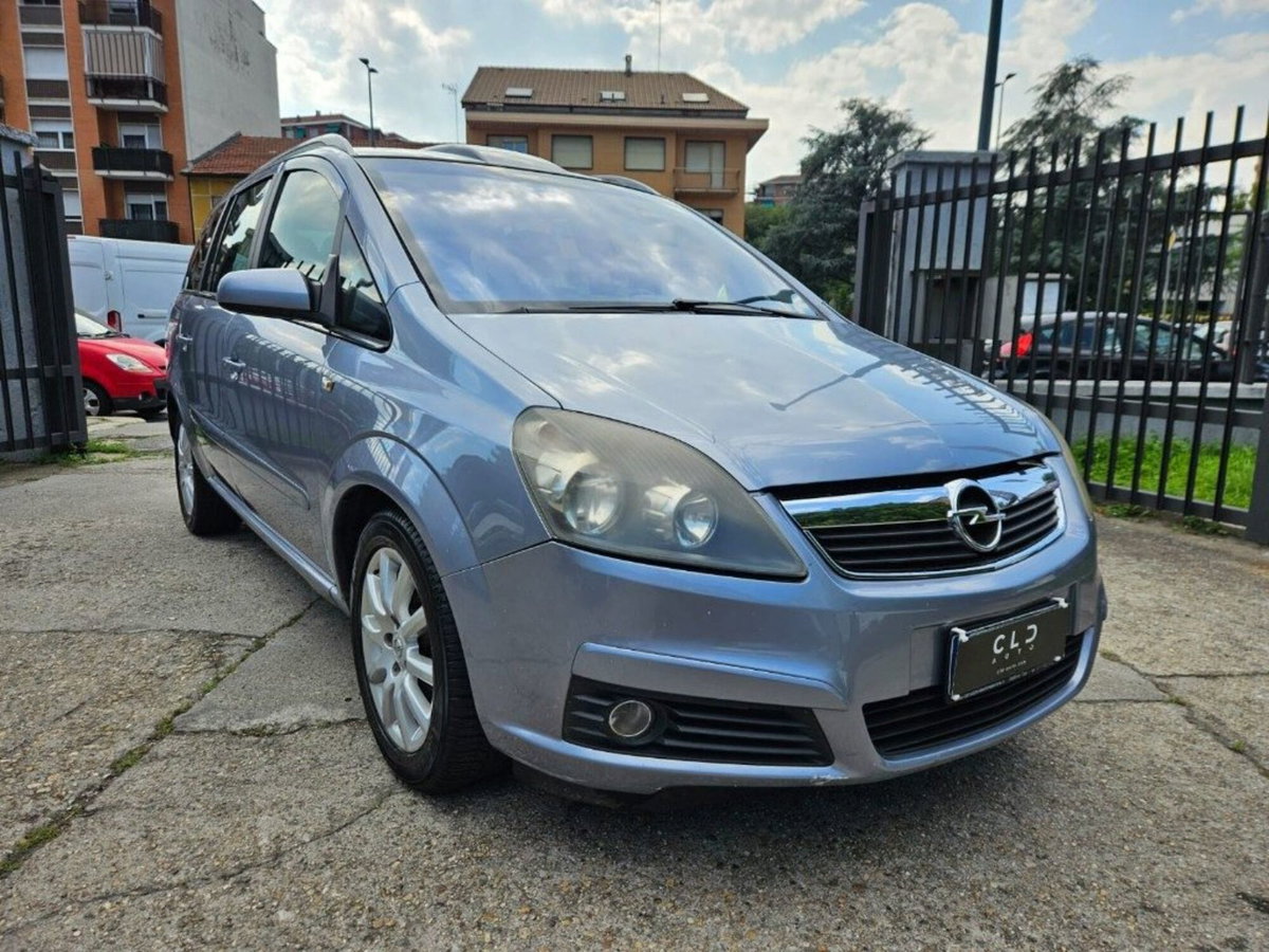 Opel Zafira 1.9 CDTI 120CV Cosmo (2)