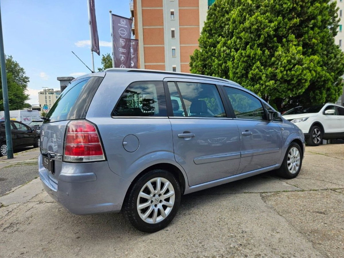 Opel Zafira 1.9 CDTI 120CV Cosmo (4)