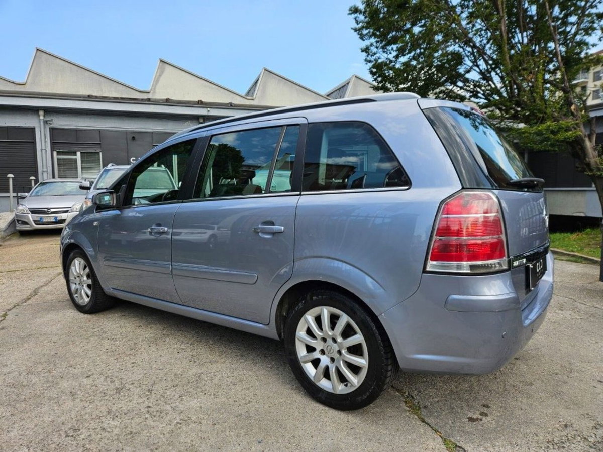Opel Zafira 1.9 CDTI 120CV Cosmo (5)