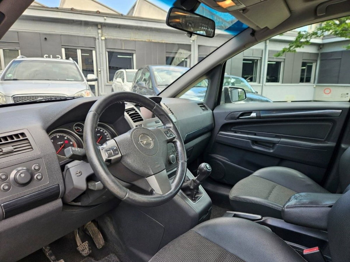Opel Zafira 1.9 CDTI 120CV Cosmo (6)