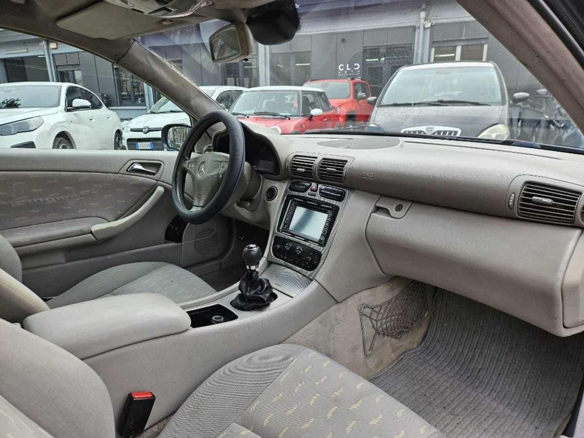 Mercedes-Benz Classe C Coupé 220 CDI cat Sportcoupé Avantgarde (8)