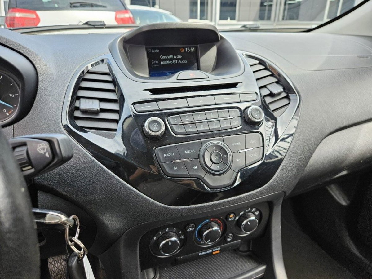 Ford Fiesta 1.1 85 CV 5 porte Plus (12)