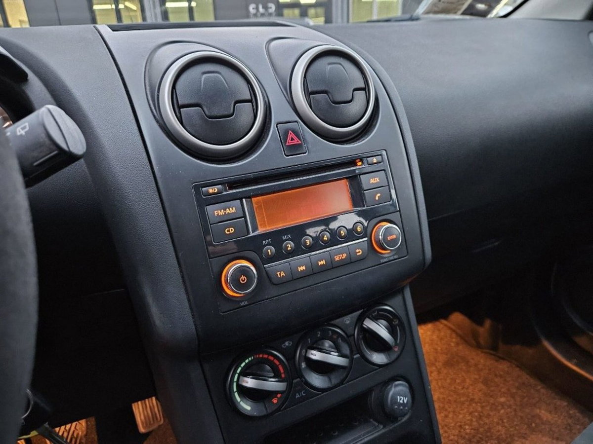 Nissan Qashqai 1.5 dCi DPF Acenta (10)
