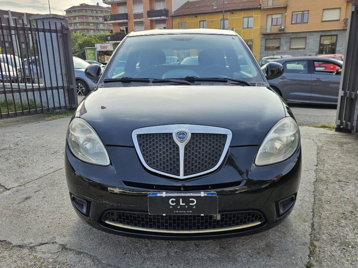 Lancia Ypsilon 1.3 MJT 75 CV Argento (2)