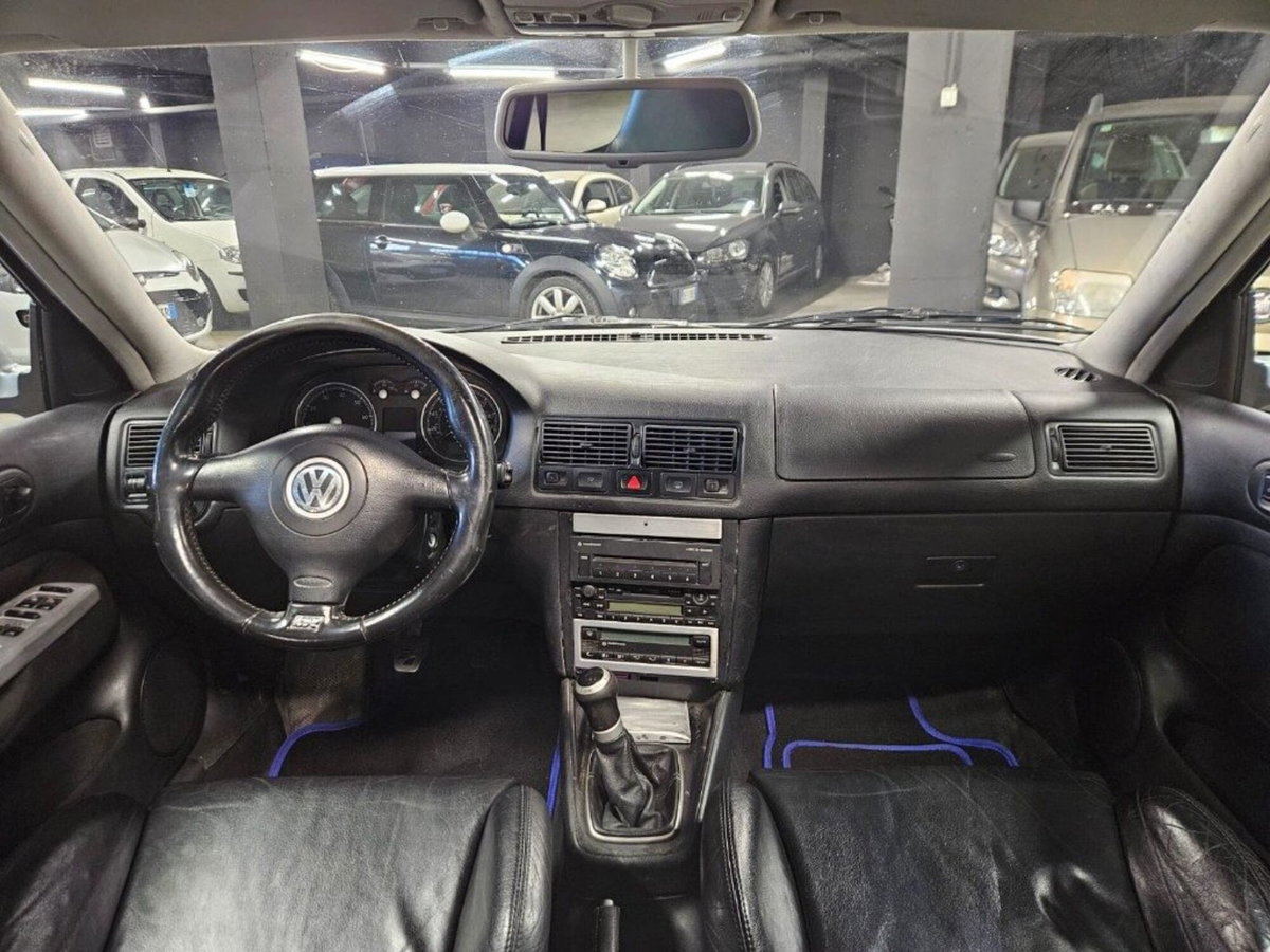 Volkswagen Golf 3.2 V6 cat 3 porte R32 (10)