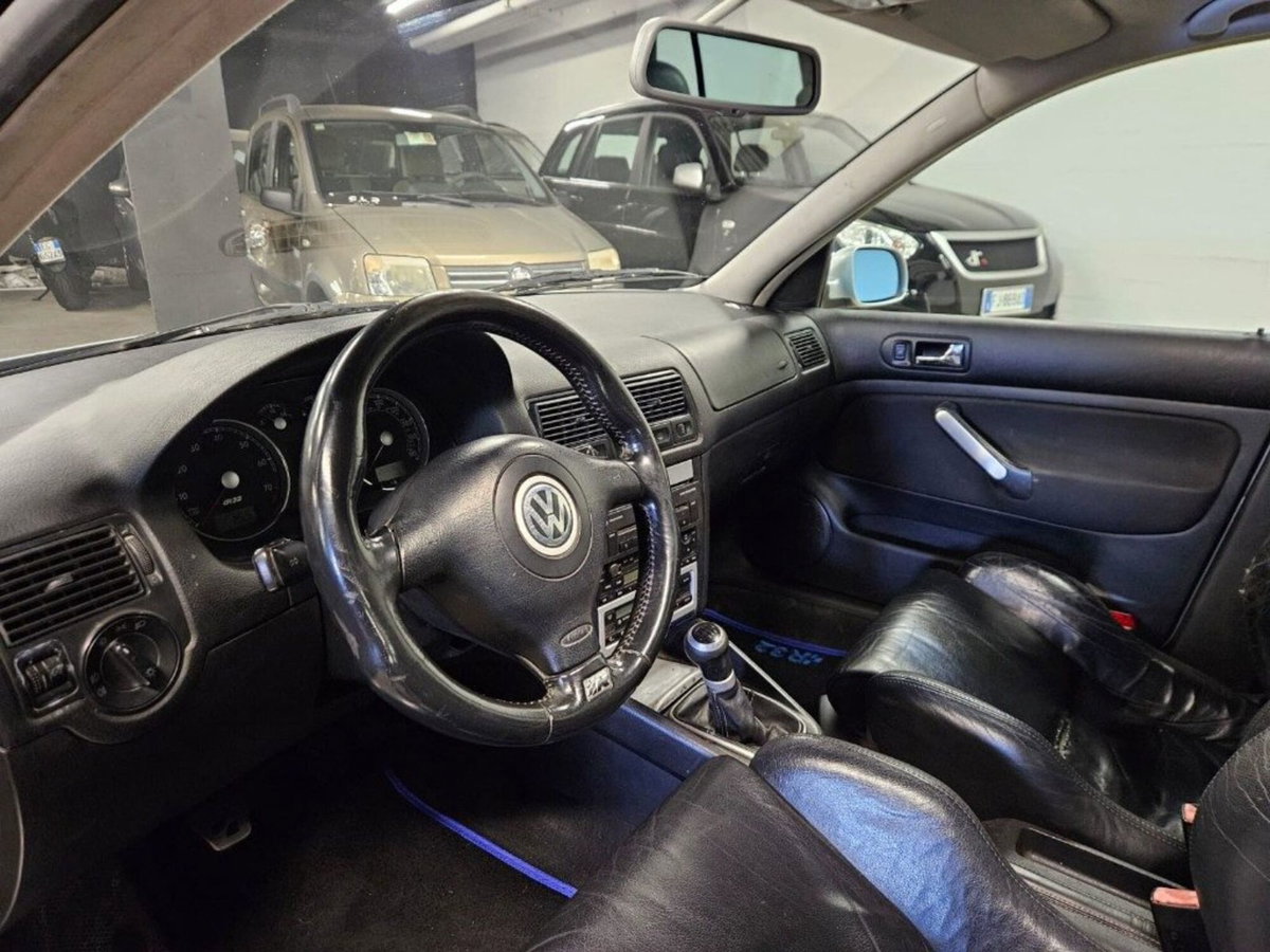 Volkswagen Golf 3.2 V6 cat 3 porte R32 (8)