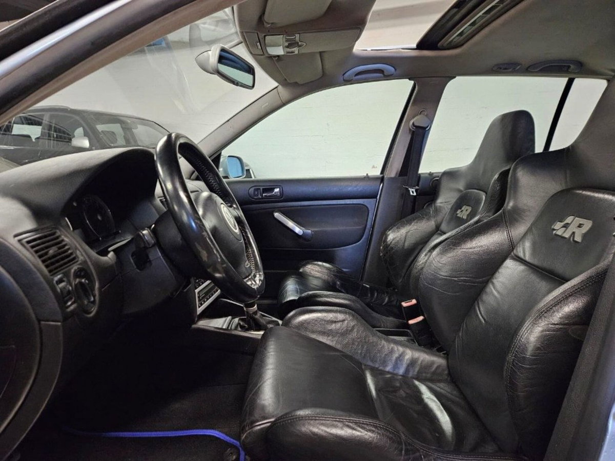Volkswagen Golf 3.2 V6 cat 3 porte R32 (9)