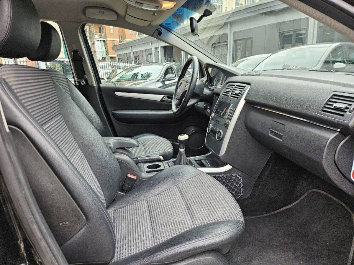 Mercedes-Benz Classe B 200 CDI Sport (10)